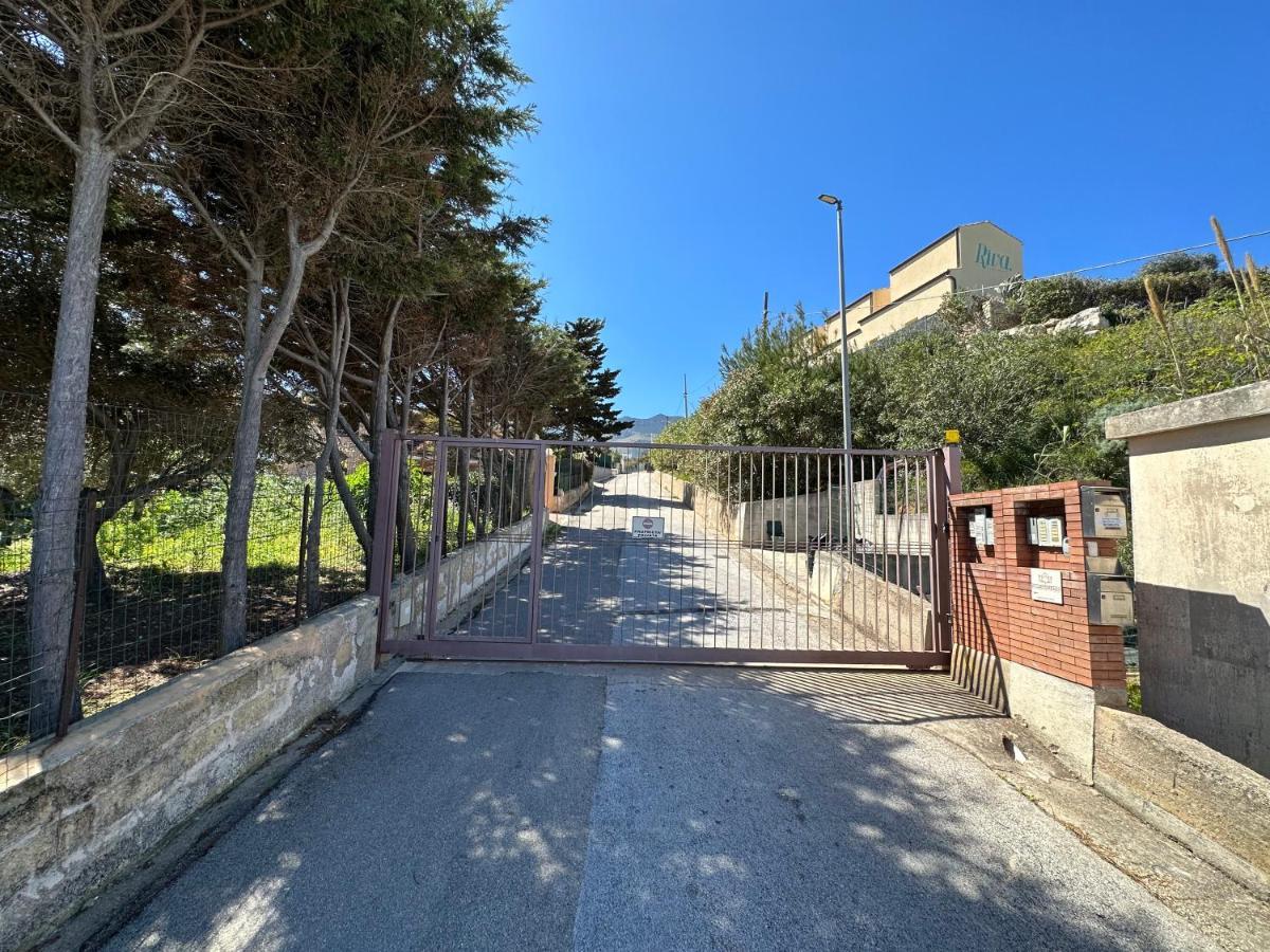 Villa Fiorenza - 100 Mt Dal Mare 카스텔라마레델골포 외부 사진